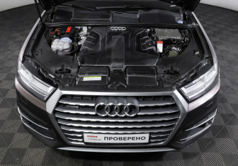 Подержанный автомобиль Audi Q7 2016 года (9 фото)