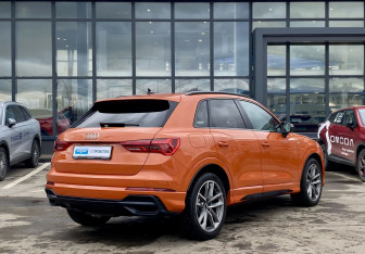 Подержанный автомобиль Audi Q3 2020 года (5 фото)