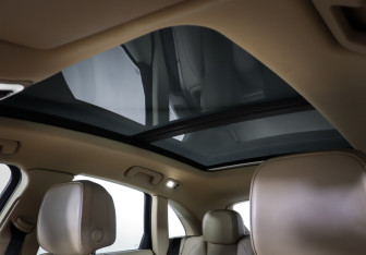 Подержанный автомобиль Porsche Macan 2015 года (18 фото)