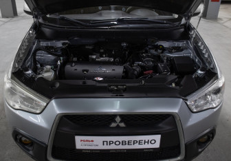 Подержанный автомобиль Mitsubishi ASX 2011 года (9 фото)