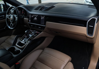 Подержанный автомобиль Porsche Cayenne 2019 года (7 фото)