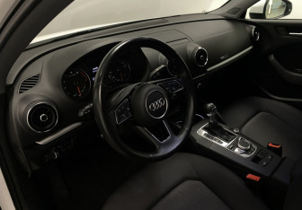 Подержанный автомобиль Audi A3 Sedan 2018 года (14 фото)