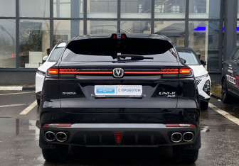 Подержанный автомобиль Changan UNI-K 2023 года (6 фото)