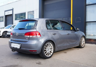Подержанный автомобиль Volkswagen Golf Hatchback 2012 года (5 фото)