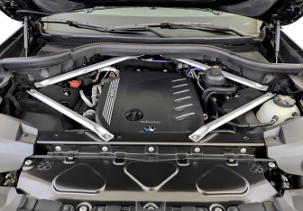 Подержанный автомобиль BMW X7 2021 года (9 фото)
