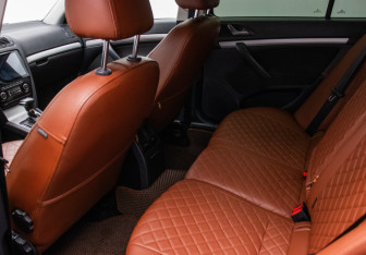 Подержанный автомобиль Skoda Octavia Liftback 2013 года (11 фото)