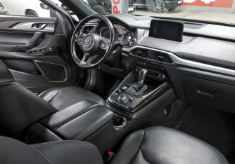 Подержанный автомобиль Mazda CX-9 2018 года (11 фото)