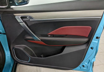 Подержанный автомобиль Geely Coolray 2023 года (20 фото)