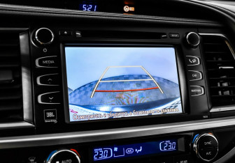 Подержанный автомобиль Toyota Highlander 2014 года (10 фото)