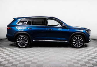 Подержанный автомобиль Geely Monjaro 2023 года (4 фото)