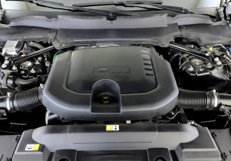 Подержанный автомобиль Land Rover Range Rover Sport 2021 года (9 фото)