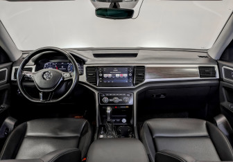 Подержанный автомобиль Volkswagen Teramont 2018 года (14 фото)