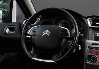 Подержанный автомобиль Citroen C4 Sedan 2016 года (11 фото)