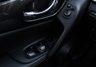 Подержанный автомобиль Nissan X-Trail 2015 года (20 фото)
