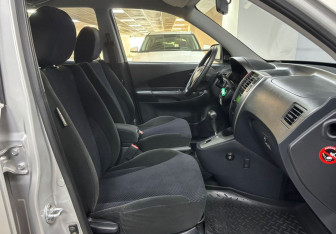 Подержанный автомобиль Hyundai Tucson 2008 года (10 фото)