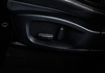 Подержанный автомобиль Jaguar F-Pace 2018 года (16 фото)