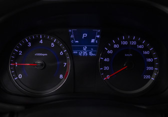 Подержанный автомобиль Hyundai Solaris Hatchback 2012 года (9 фото)