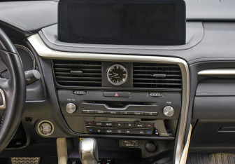 Подержанный автомобиль Lexus RX 2022 года (15 фото)