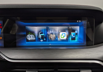 Новый FAW Bestune T77 2024 (11 фото)