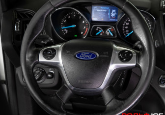 Подержанный автомобиль Ford Kuga 2014 года (13 фото)