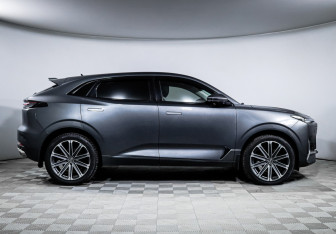 Подержанный автомобиль Changan UNI-K 2023 года (4 фото)