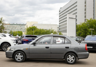 Подержанный автомобиль Hyundai Accent Sedan 2005 года (6 фото)