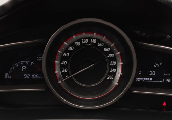 Подержанный автомобиль Mazda 3 Sedan 2016 года (12 фото)