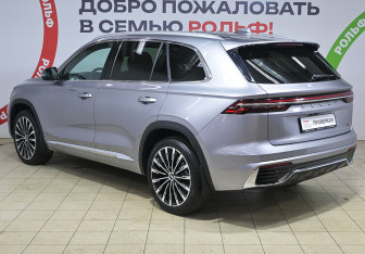 Подержанный автомобиль Geely Monjaro 2025 года (6 фото)