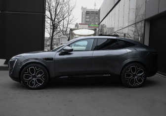 Подержанный автомобиль Avatr 11 2023 года (8 фото)