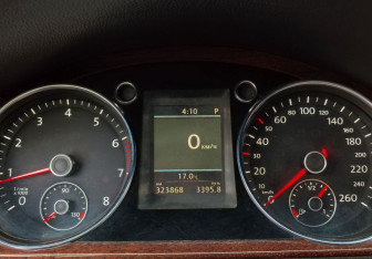 Подержанный автомобиль Volkswagen Passat Sedan 2013 года (15 фото)