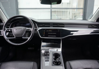 Подержанный автомобиль Audi A6 Sedan 2022 года (12 фото)