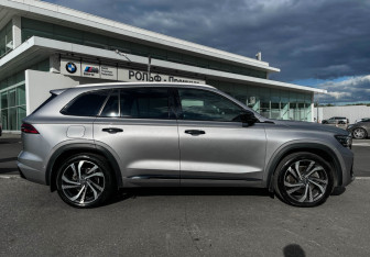 Подержанный автомобиль Geely Monjaro 2023 года (4 фото)