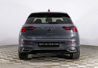 Подержанный автомобиль Volkswagen Golf Hatchback 2021 года (4 фото)