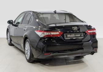 Подержанный автомобиль Toyota Camry Sedan 2020 года (7 фото)