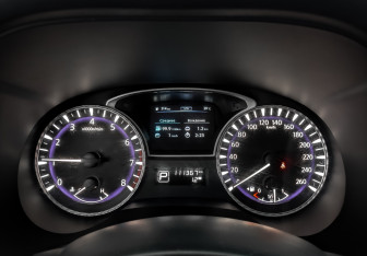 Подержанный автомобиль Infiniti QX60 2018 года (16 фото)