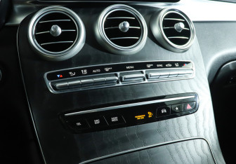 Подержанный автомобиль Mercedes-Benz GLC Coupe 2021 года (8 фото)