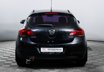 Подержанный автомобиль Opel Astra Hatchback 2012 года (6 фото)