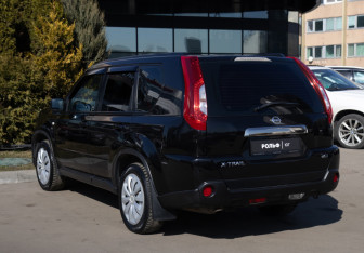 Подержанный автомобиль Nissan X-Trail 2011 года (5 фото)