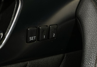 Подержанный автомобиль Infiniti FX 2009 года (17 фото)