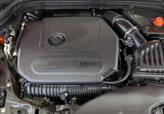 Подержанный автомобиль MINI Hatch 2019 года (9 фото)