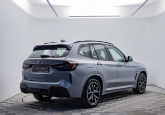 Подержанный автомобиль BMW X3 2021 года (5 фото)