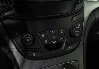 Подержанный автомобиль Opel Insignia Wagon 2014 года (14 фото)