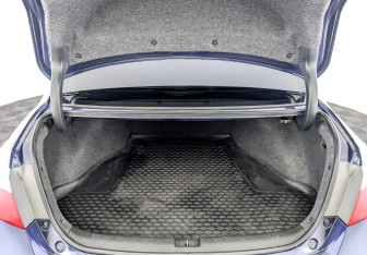 Подержанный автомобиль Honda Accord Sedan 2013 года (10 фото)