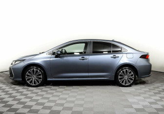Подержанный автомобиль Toyota Corolla Sedan 2021 года (3 фото)