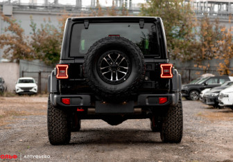 Новый Jeep Wrangler 2025 (3 фото)