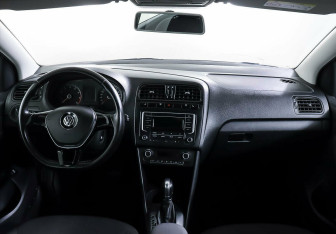 Подержанный автомобиль Volkswagen Polo Sedan 2018 года (9 фото)