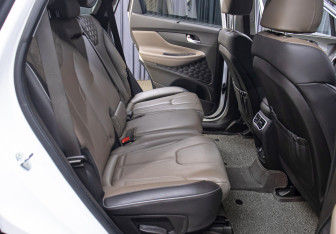Подержанный автомобиль Hyundai Santa Fe 2021 года (12 фото)
