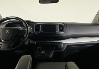 Подержанный автомобиль Peugeot Traveller 2022 года (12 фото)