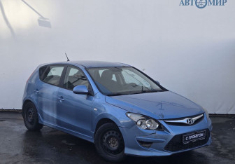 Подержанный автомобиль Hyundai i30 Hatchback 2011 года (3 фото)