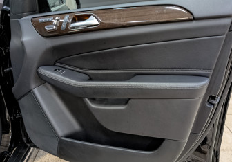 Подержанный автомобиль Mercedes-Benz GLE 2018 года (23 фото)